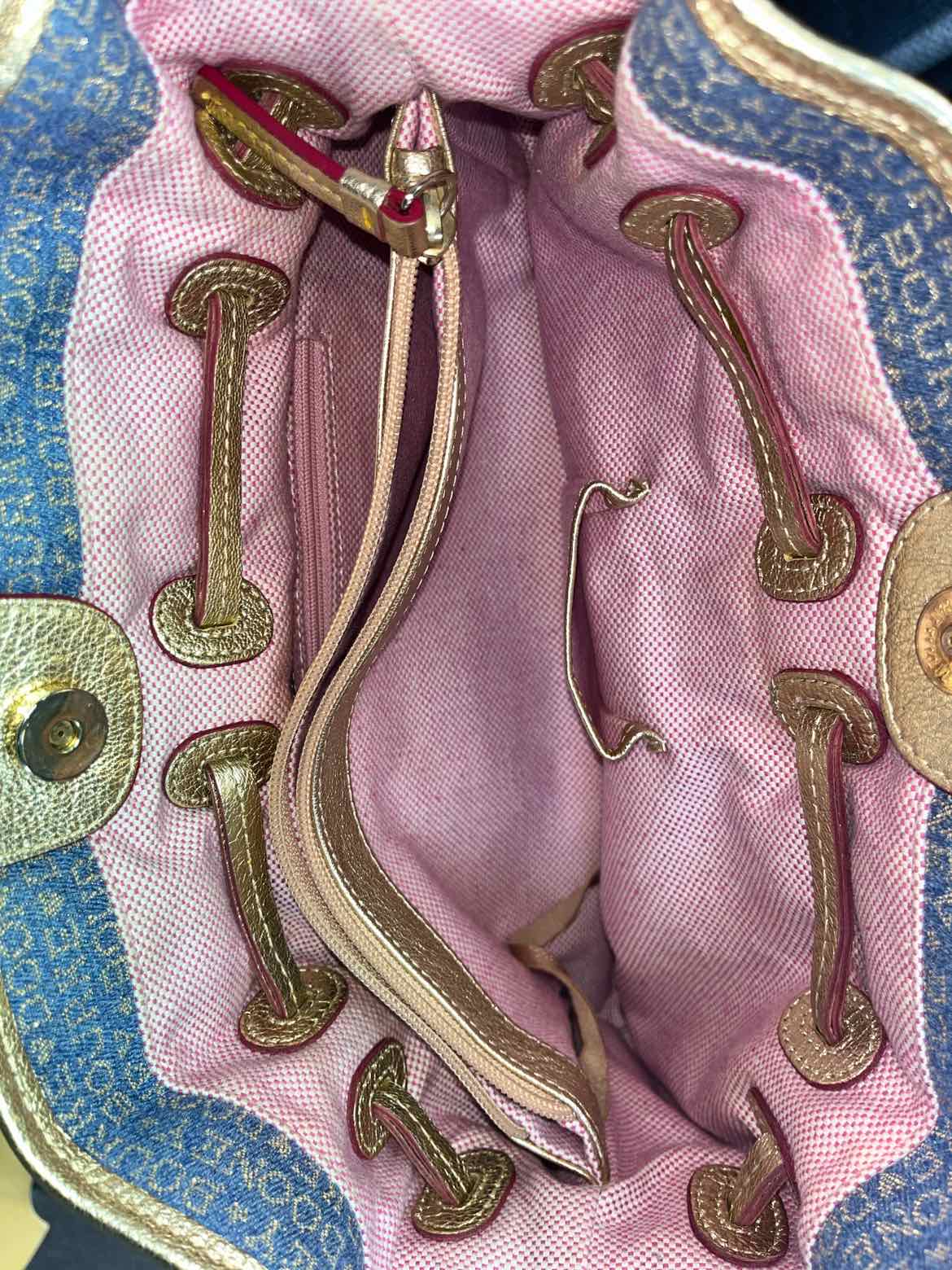 Dooney & Bourke Purse