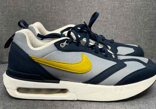 7 Nike Sneakers