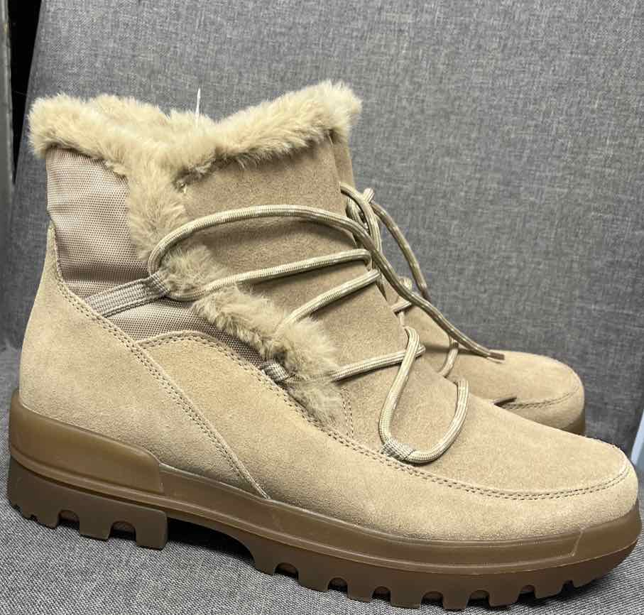 11 Baretraps Boots