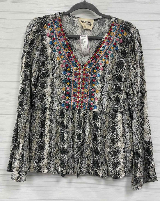 Size M Savanna Jane Shirt