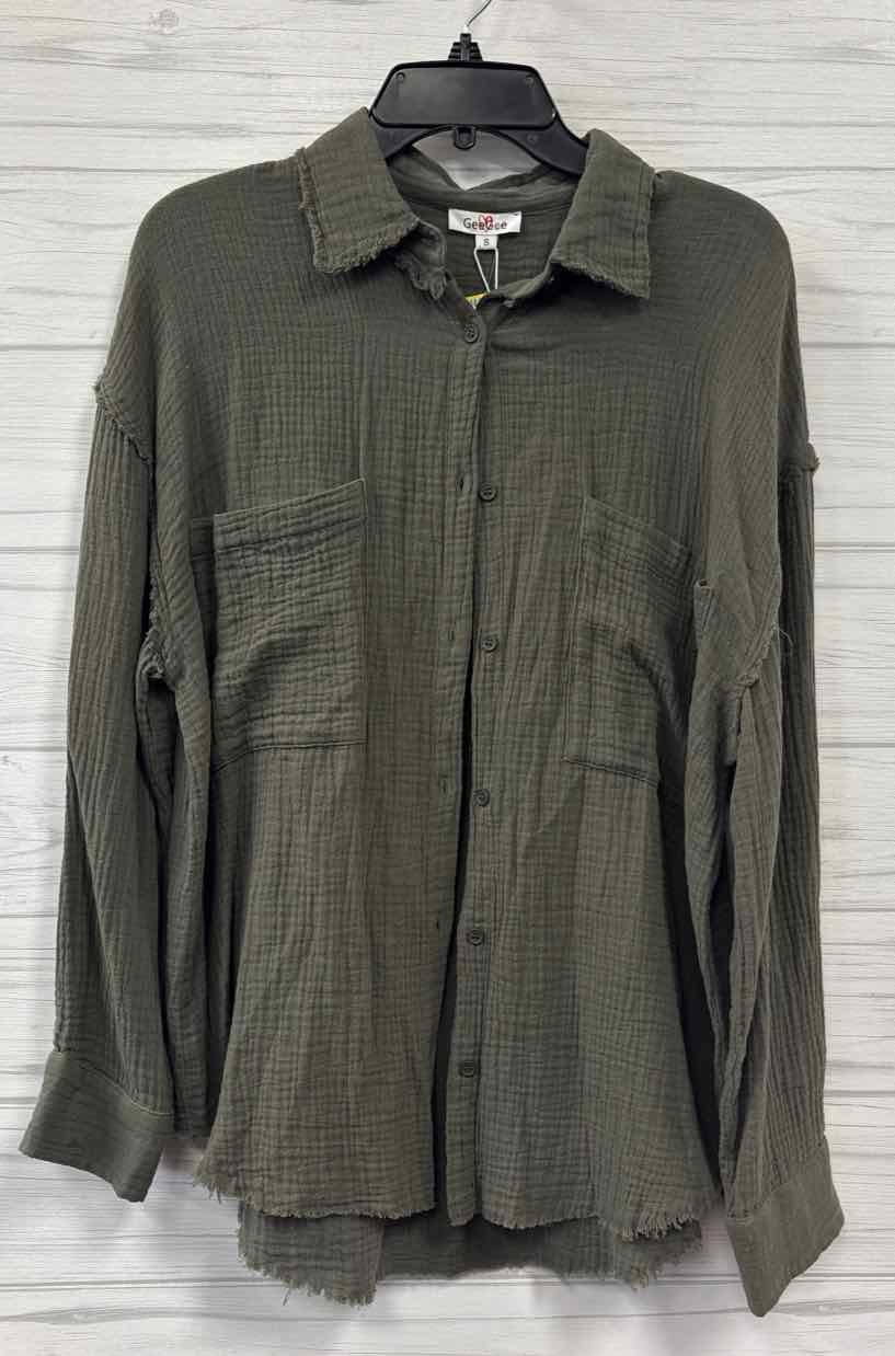 Size S gee gee Shirt