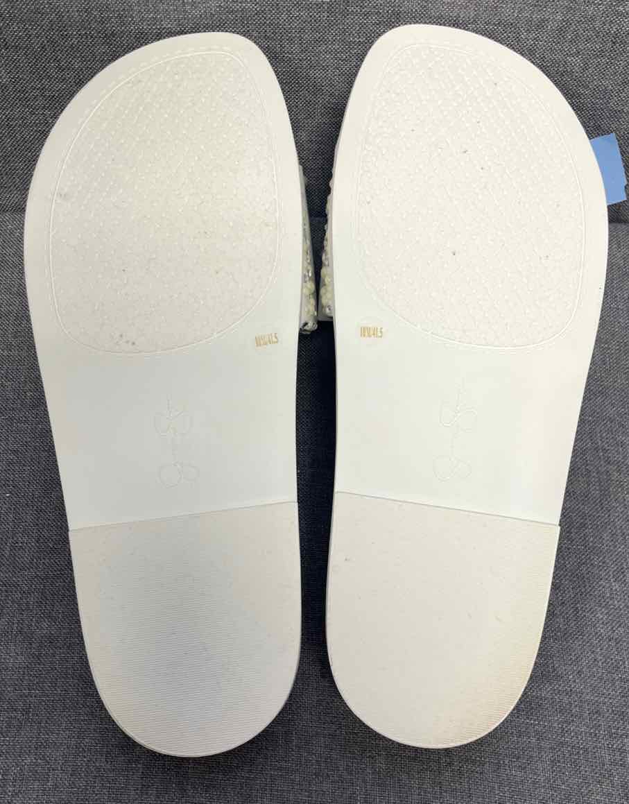 10 Jessica Simpson Sandals