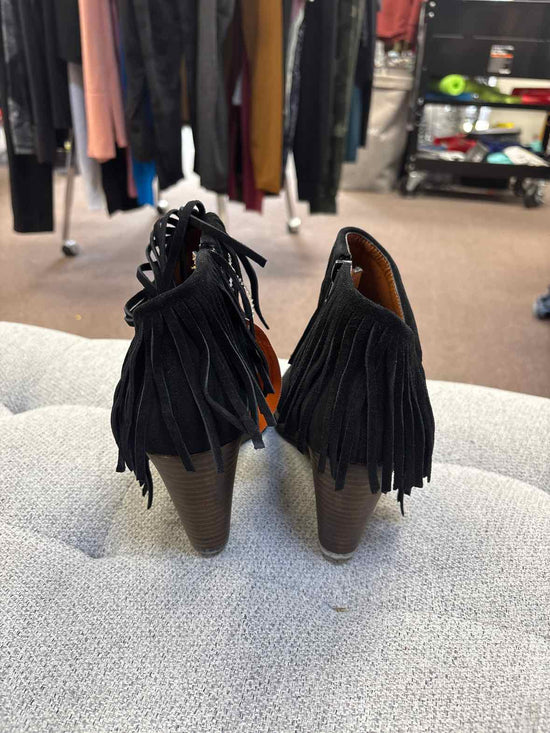 7.5 Lucky Brand Boots