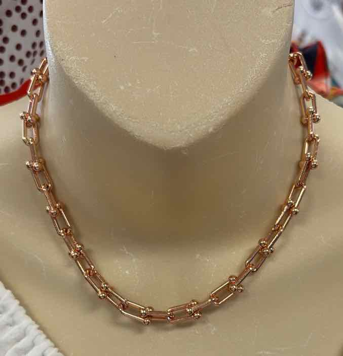 crystal avenue Necklace