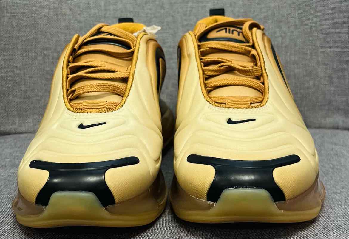 7.5 Nike Air Shoes