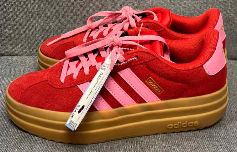 4 adidas Sneakers