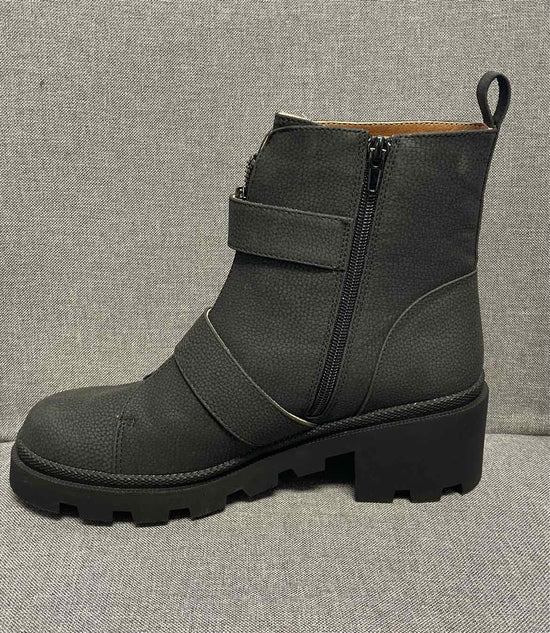 9.5 Yellow Box Boots