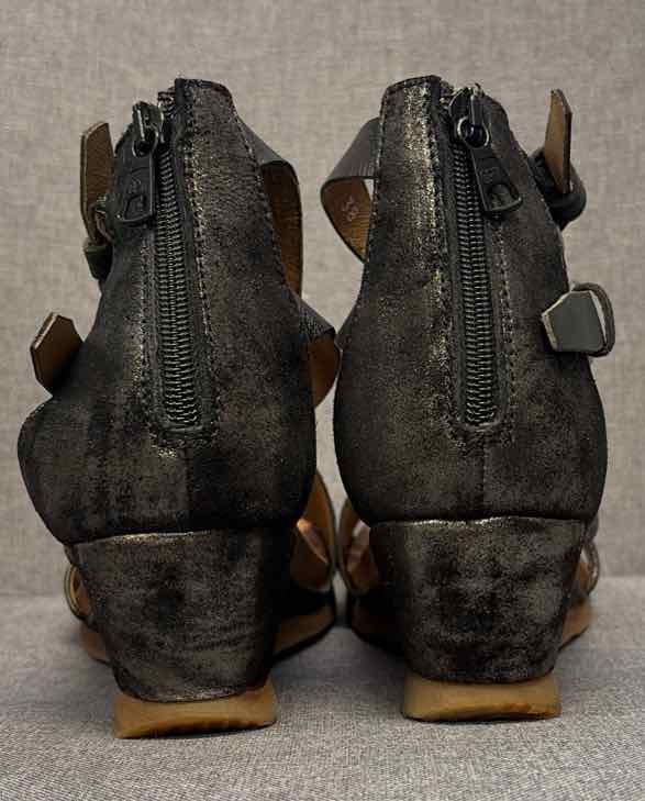 38 Miz Mooz Shoes