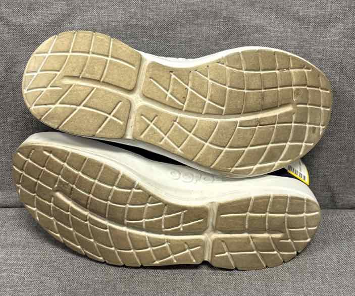 8 oofos Shoes