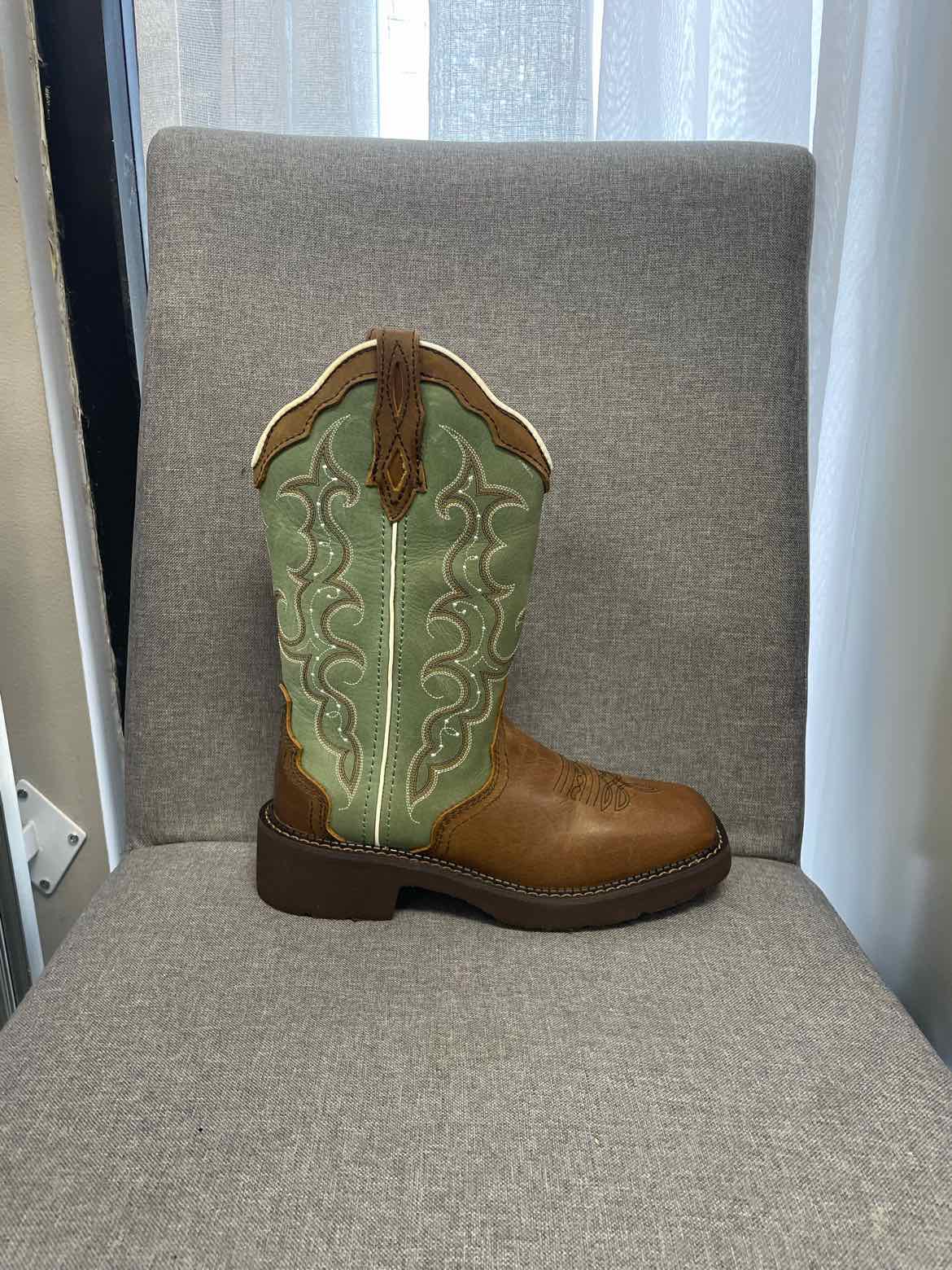 7.5 Justin Boots