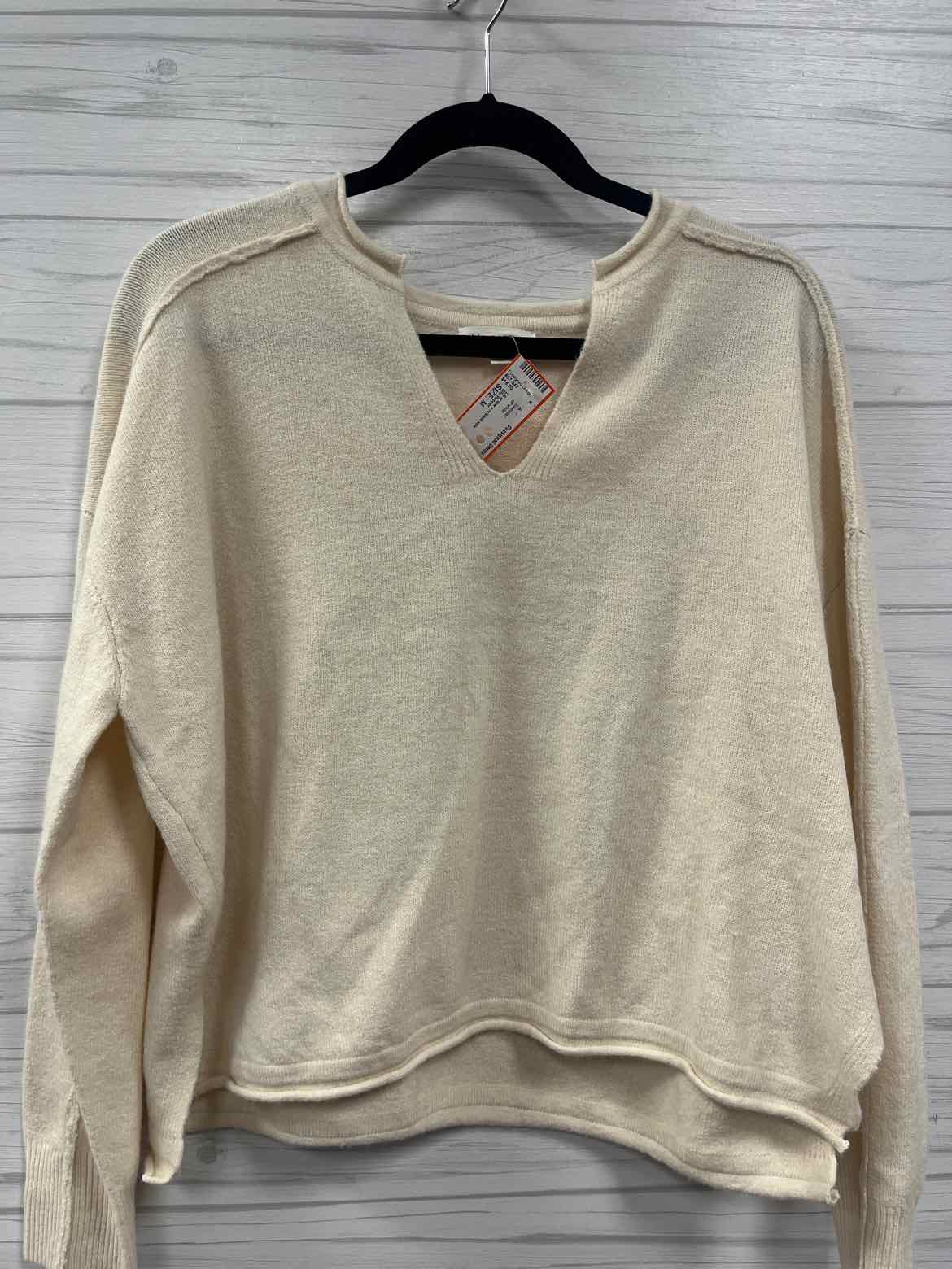 Size M Blu Pepper Sweater