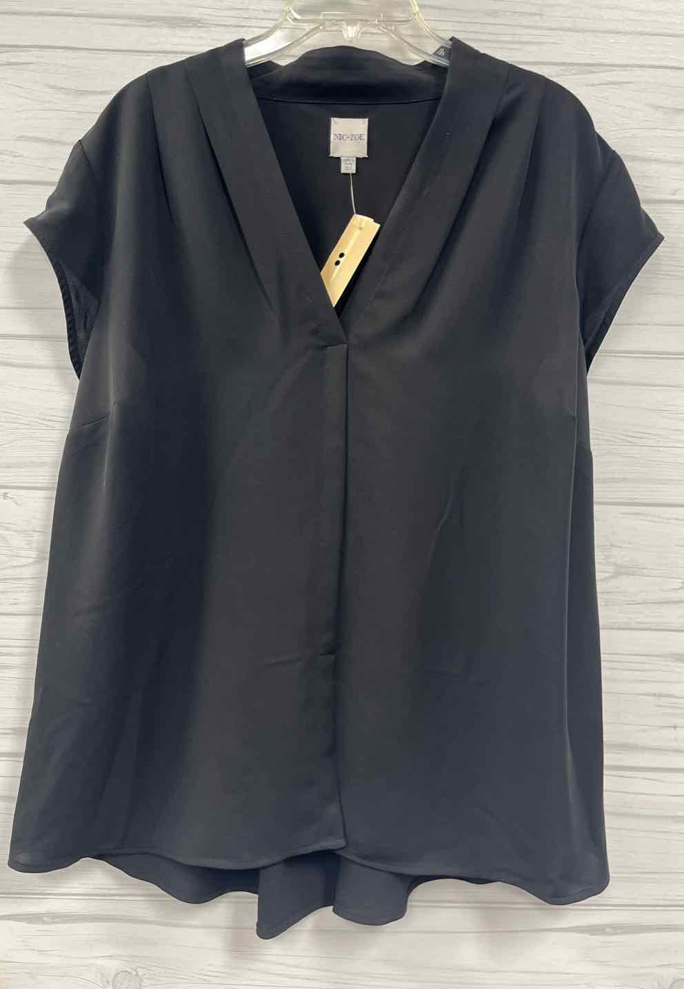 Size 2X NIC + ZOE Shirt