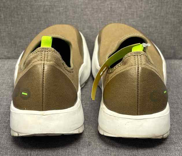 8 oofos Shoes