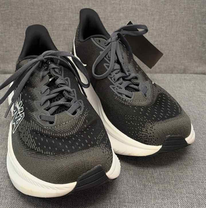 8.5 Hoka Shoes