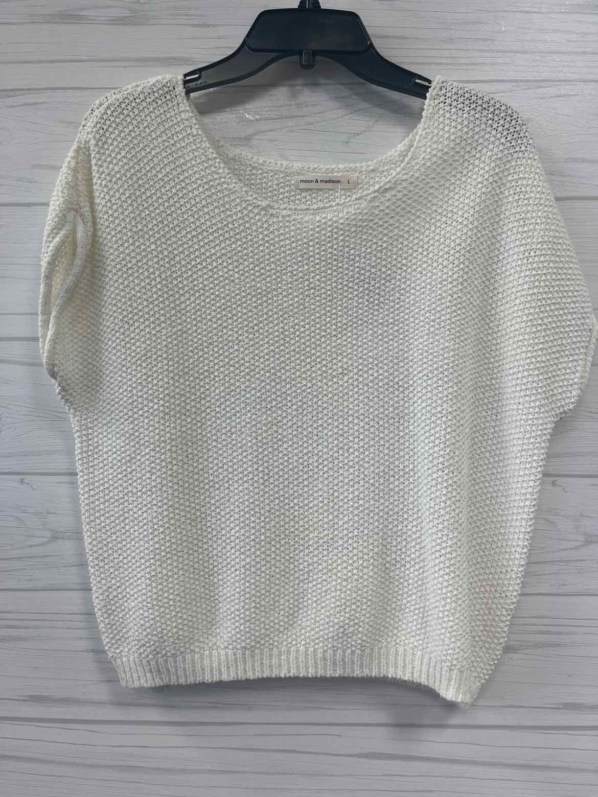 Size L Moon and Madison Shirt