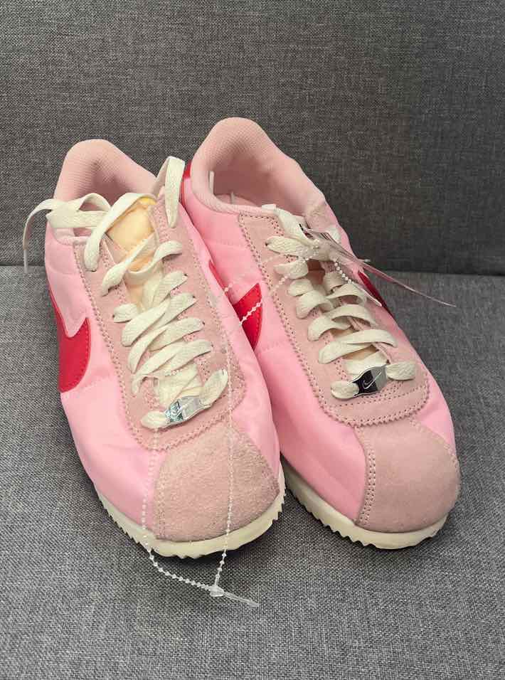 7.5 Nike Shoes