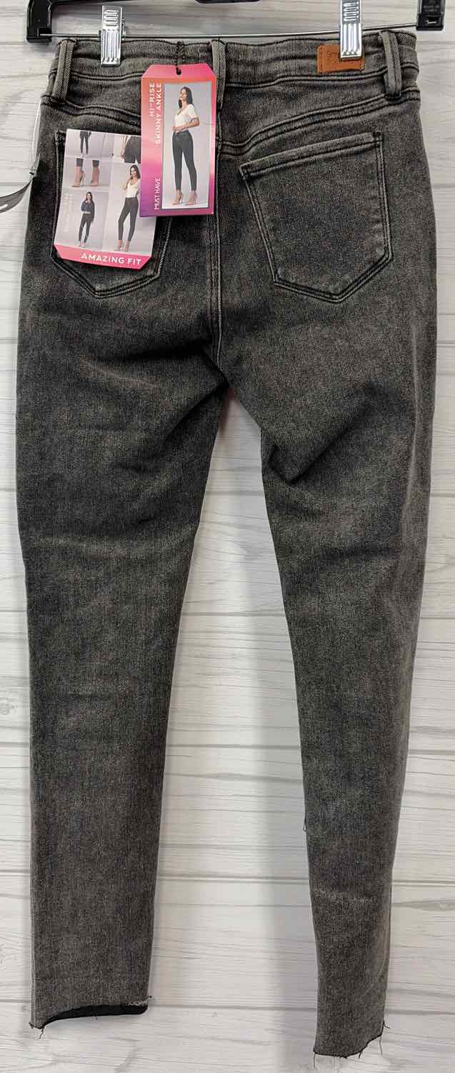 Size 25 Simple Society Jeans