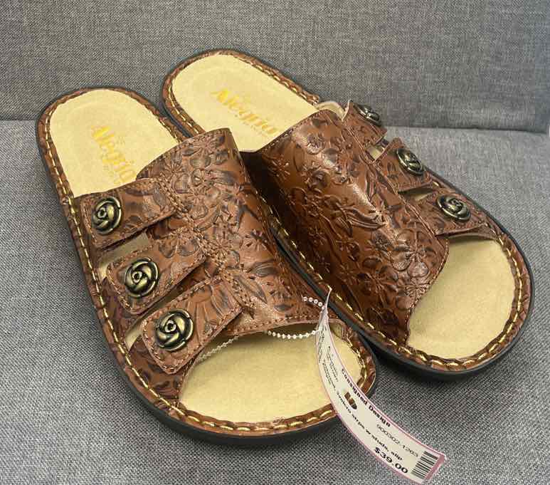38 Alegria Sandals