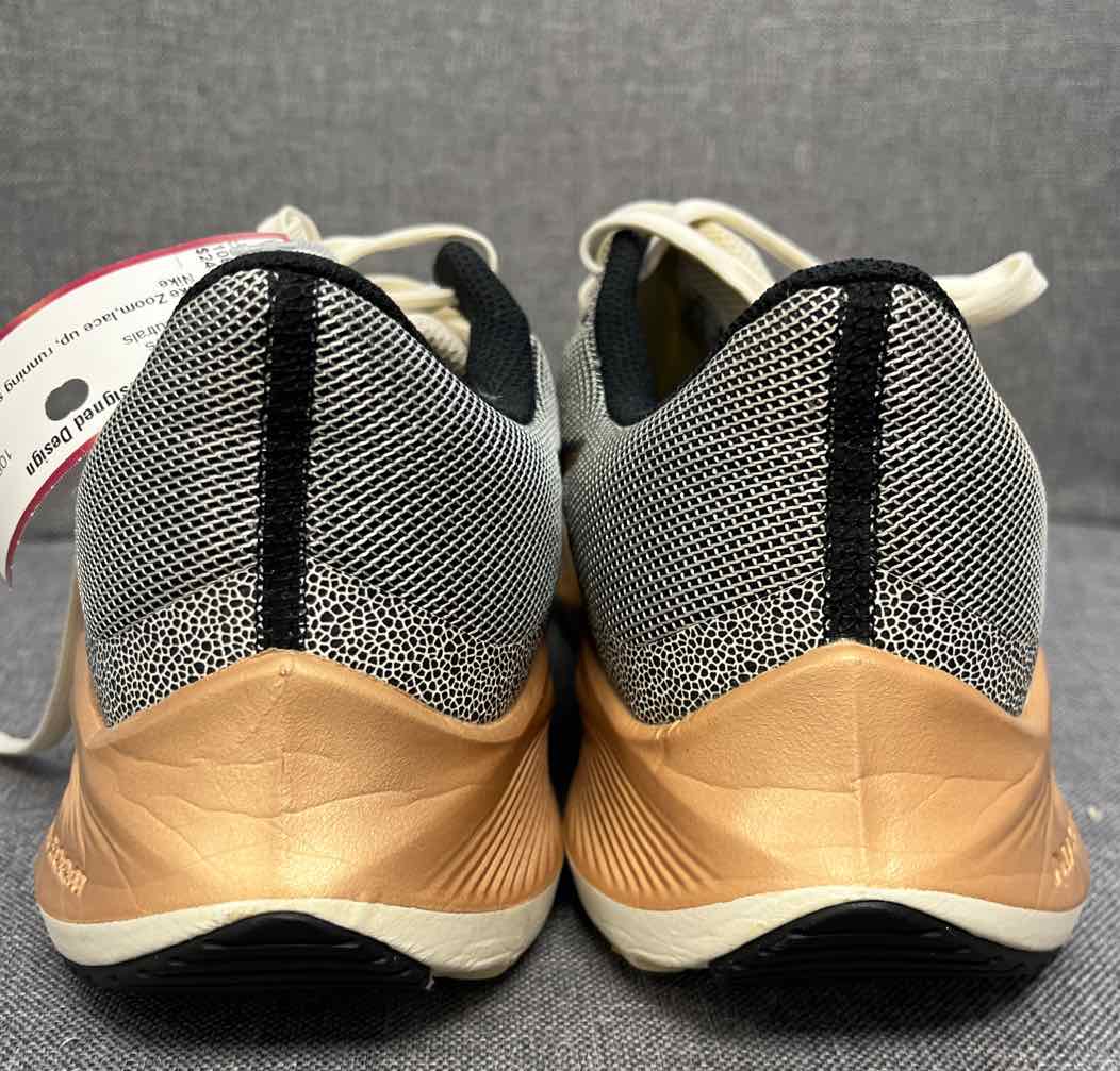 5.5 Nike Sneakers