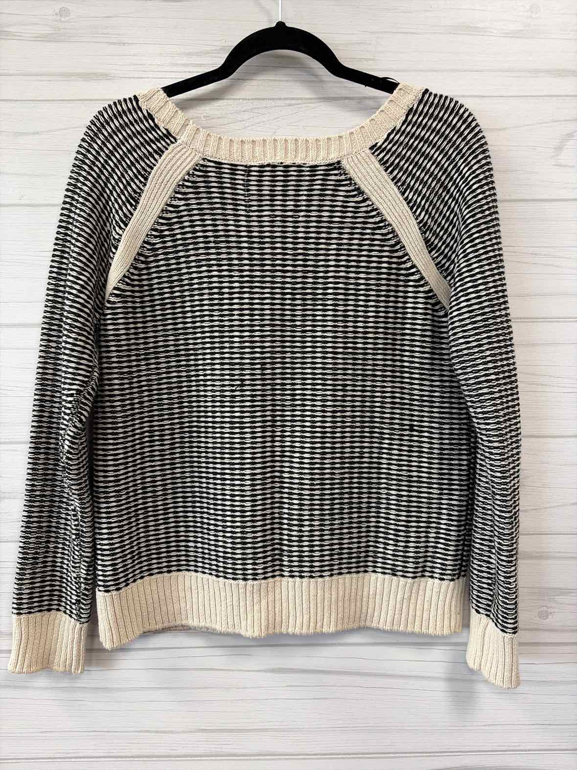 Size M pieces Sweater