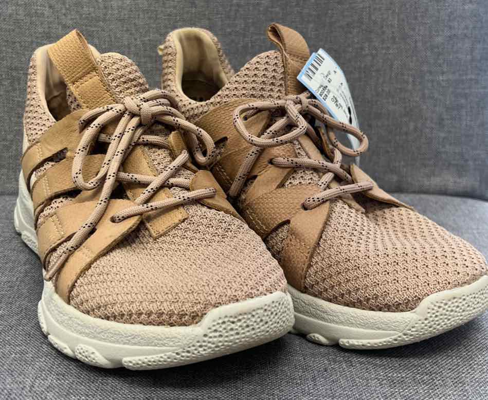6 OTBT Sneakers