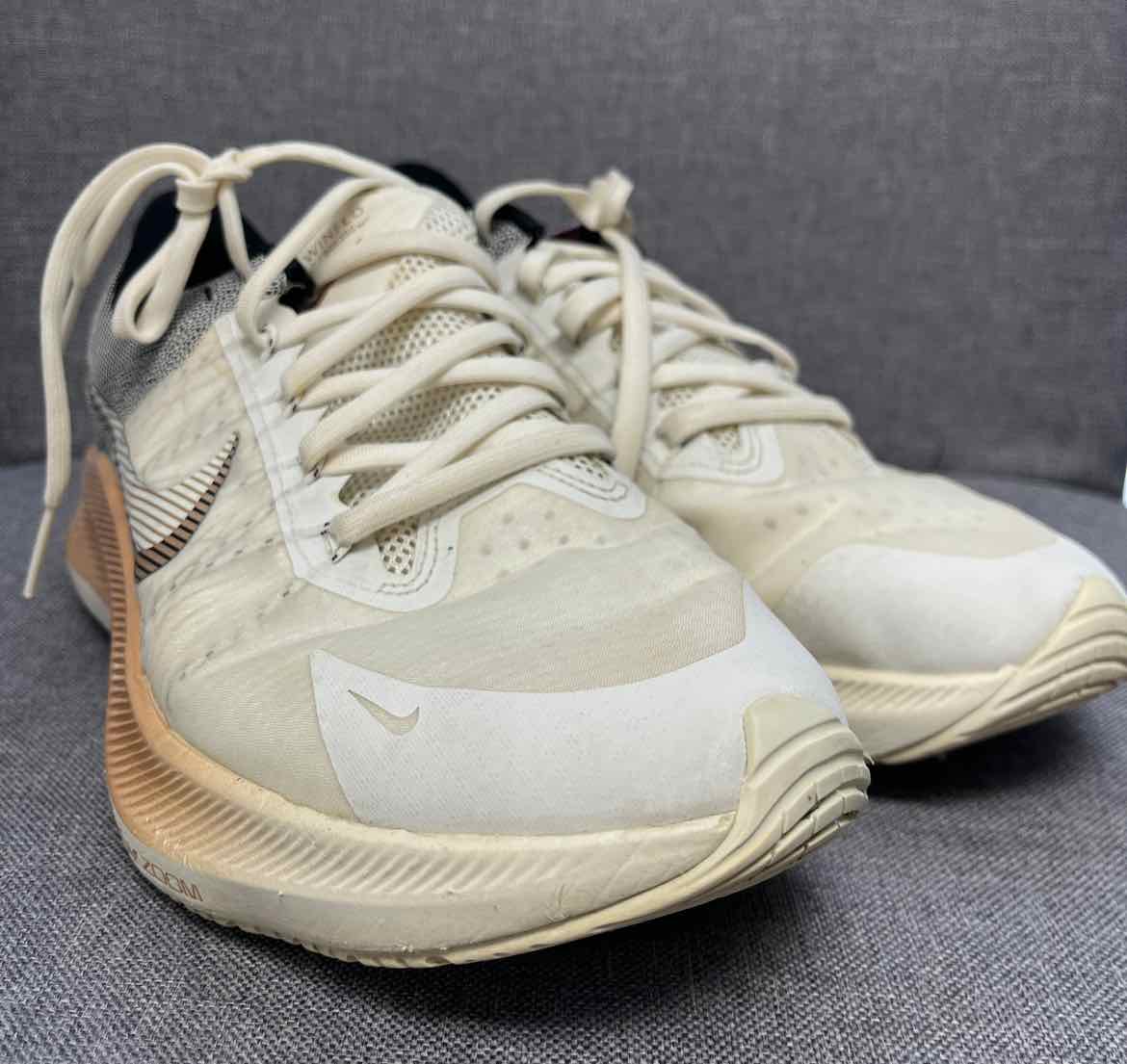 5.5 Nike Sneakers