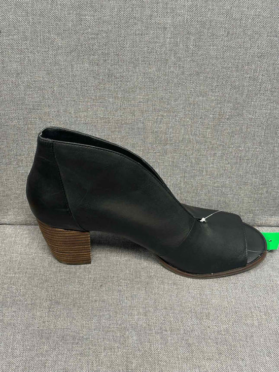 11 Lucky Brand Shoes