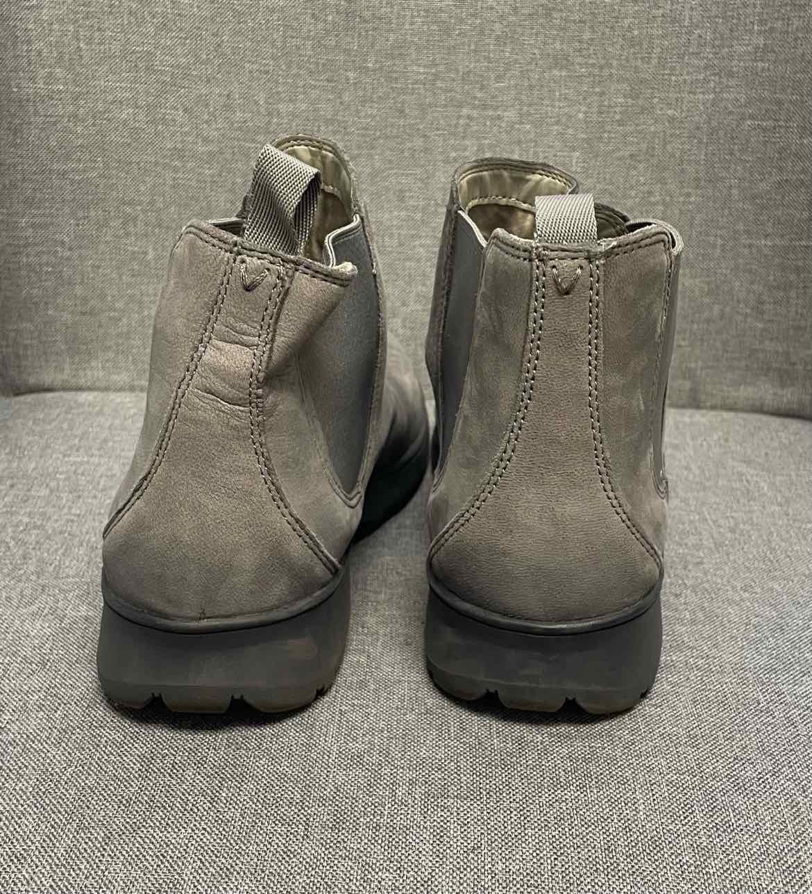 9 Vionic Boots