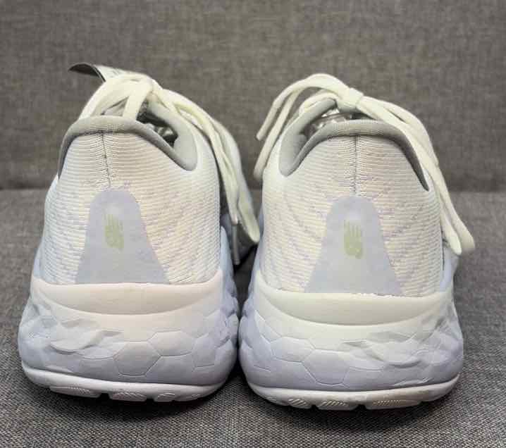 8.5 New Balance Sneakers