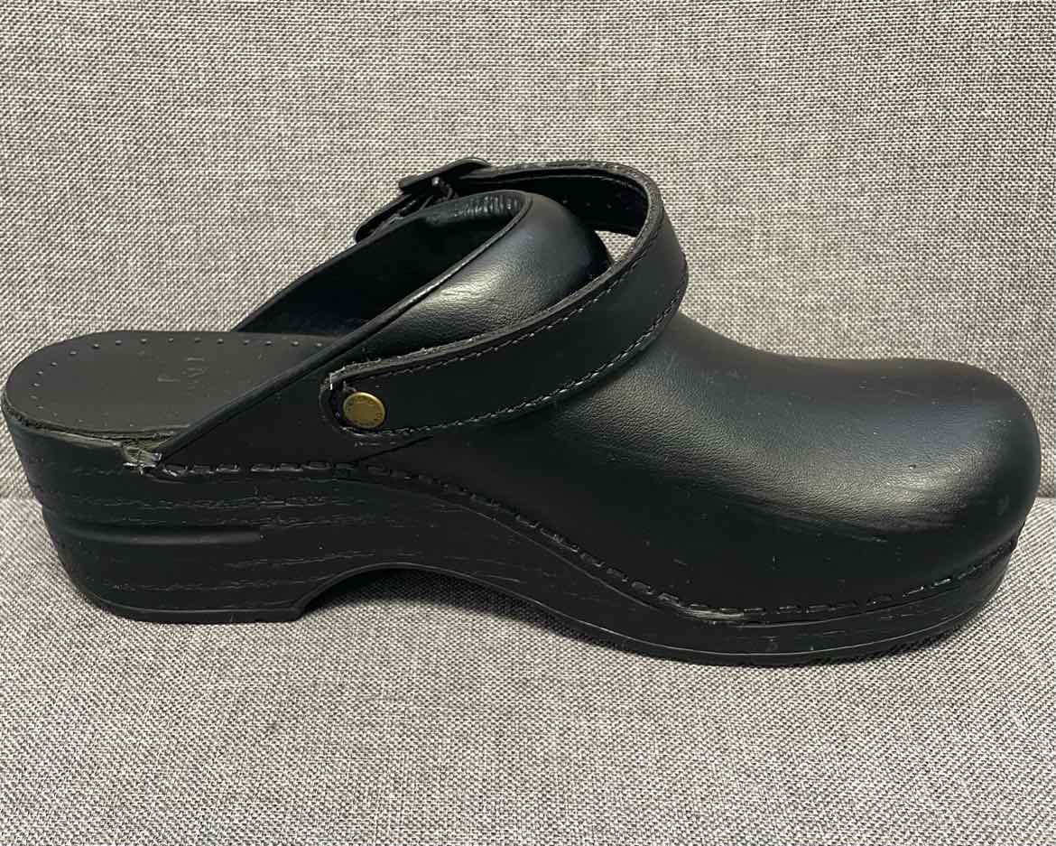 37 Dansko Shoes