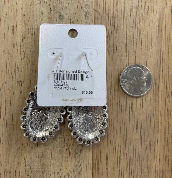 Story Earrings