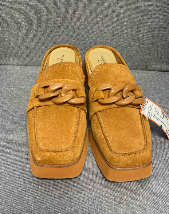 9.5 naked feet Loafers