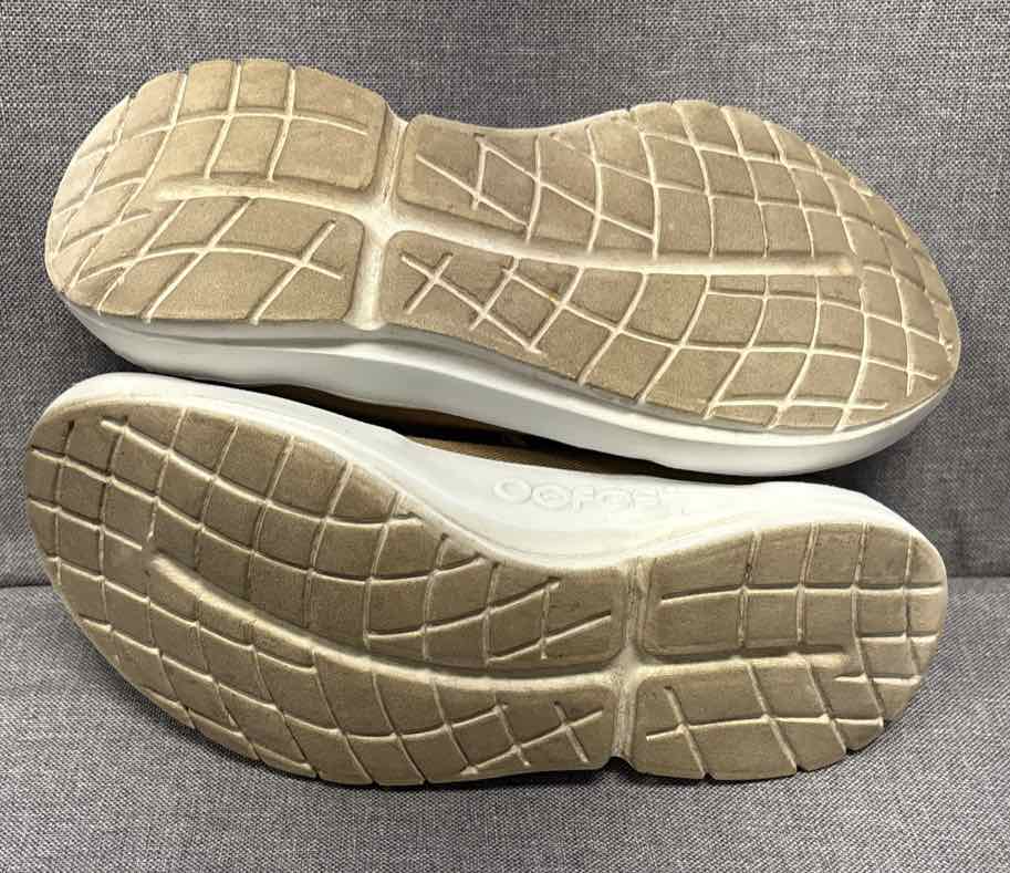 8 oofos Shoes