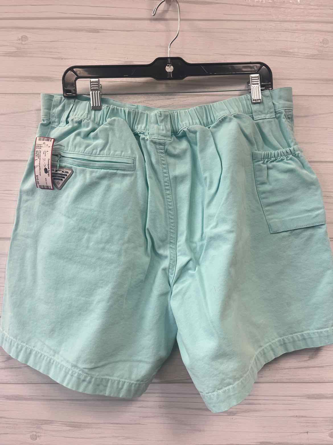 Size L Columbia Shorts