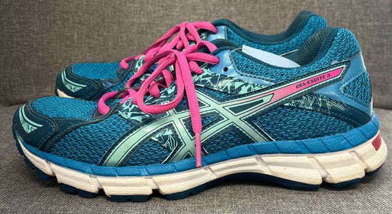 6 Asics Sneakers