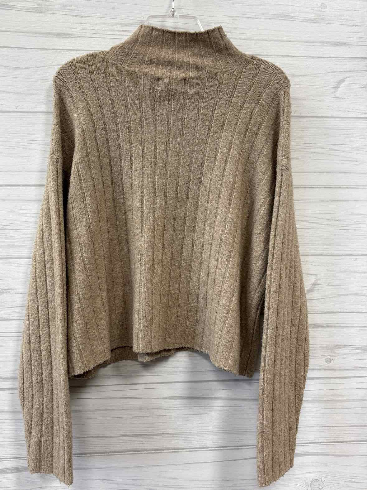 Size XXL Universal Thread Sweater