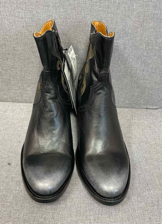 9.5 Lucchese Boots