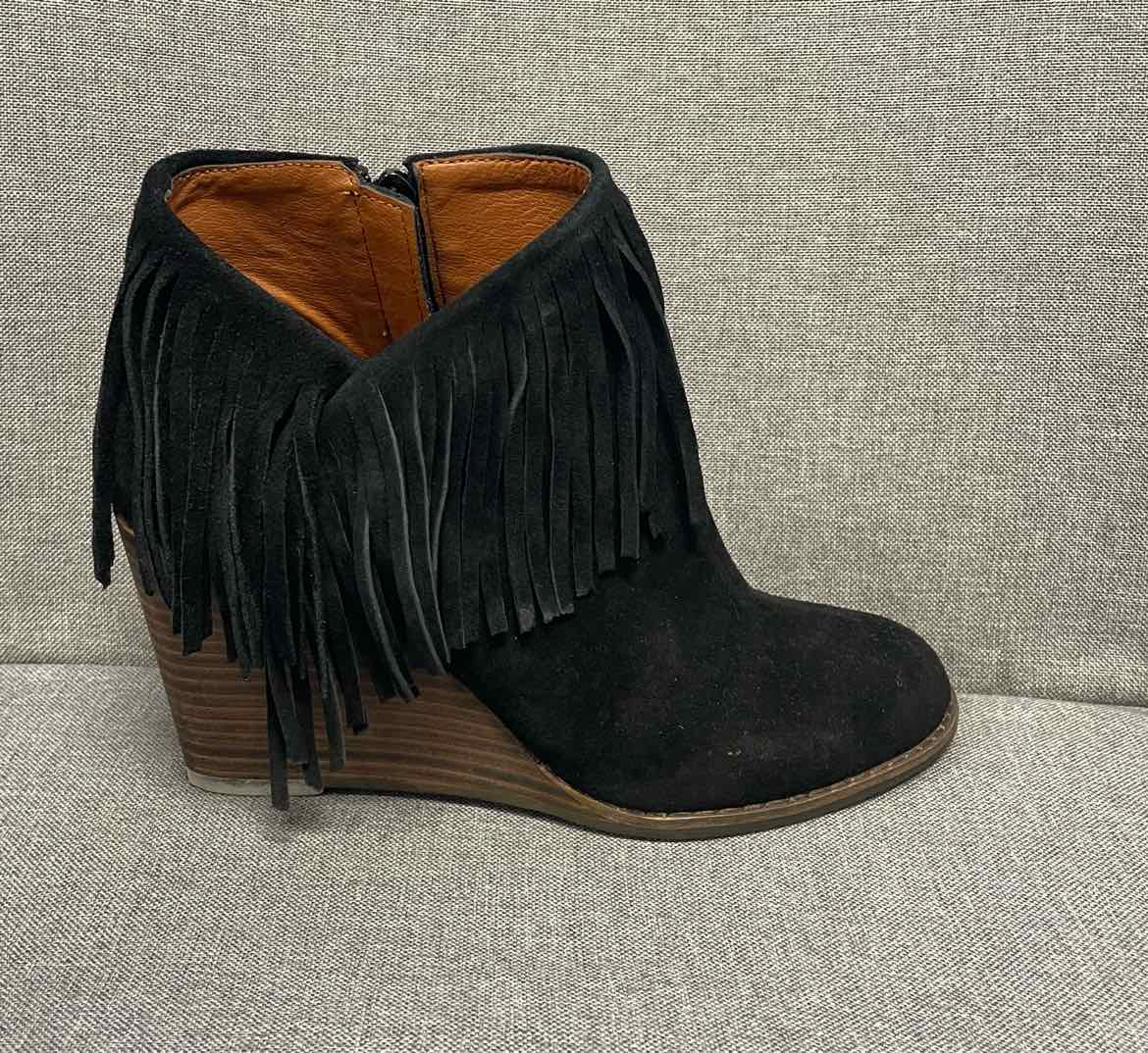 7.5 Lucky Brand Boots