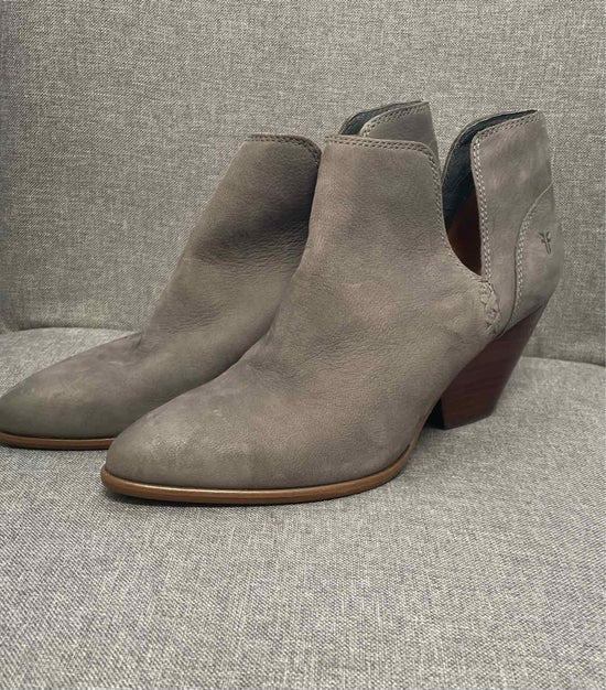 8.5 FRYE Boots