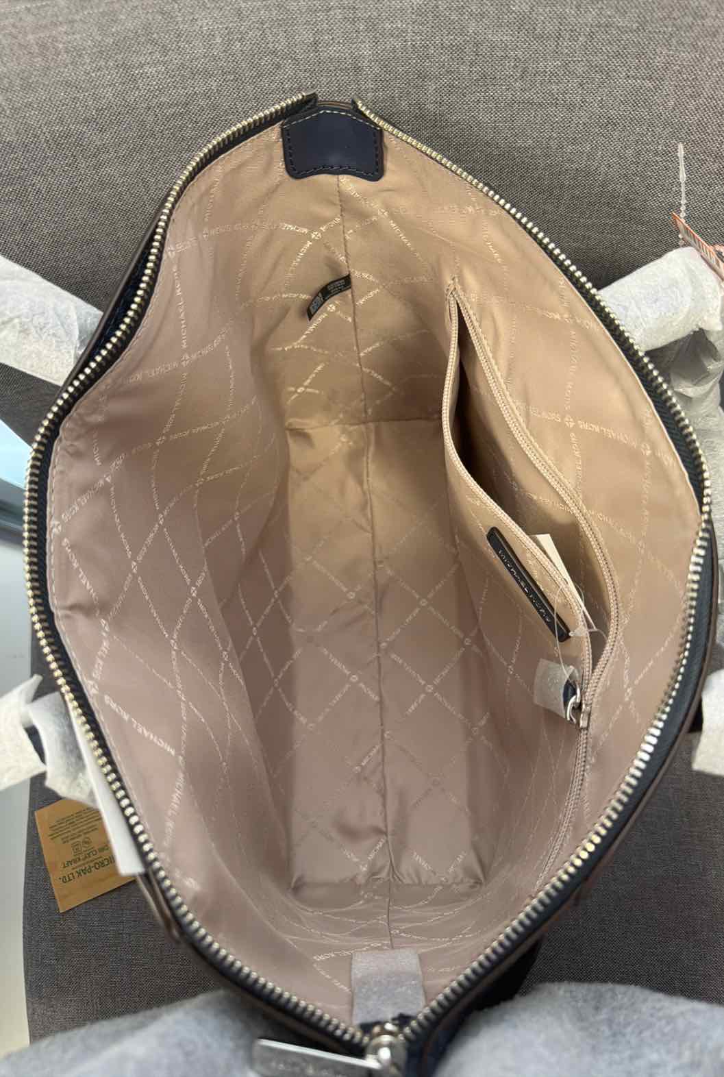 Micheal Kors Purse