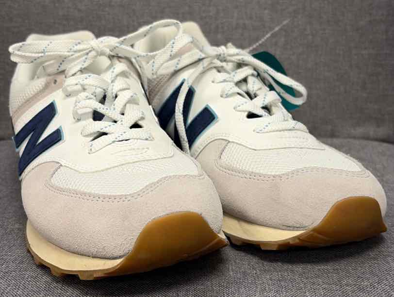 10 New Balance Sneakers