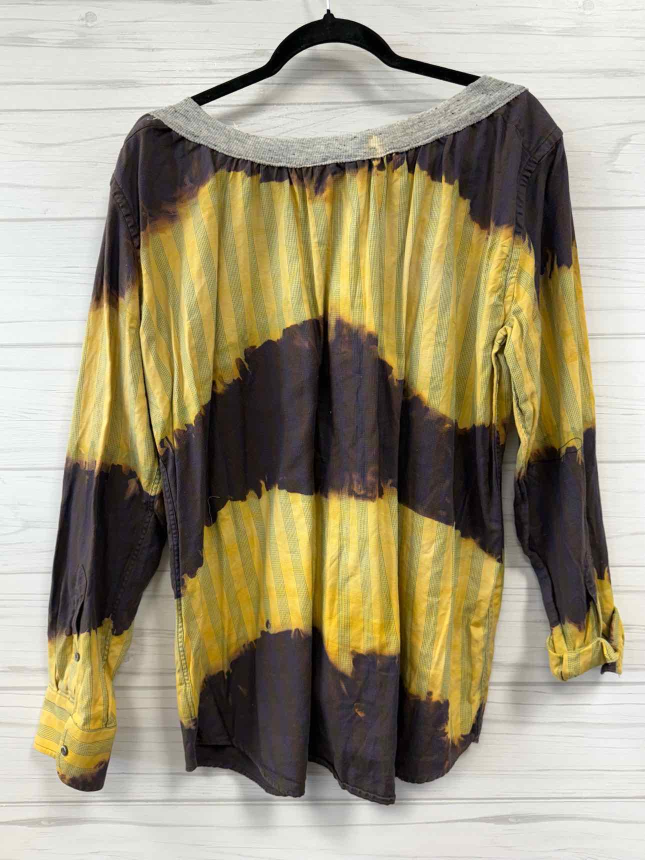 Size M/L Painted Oyster Shirt