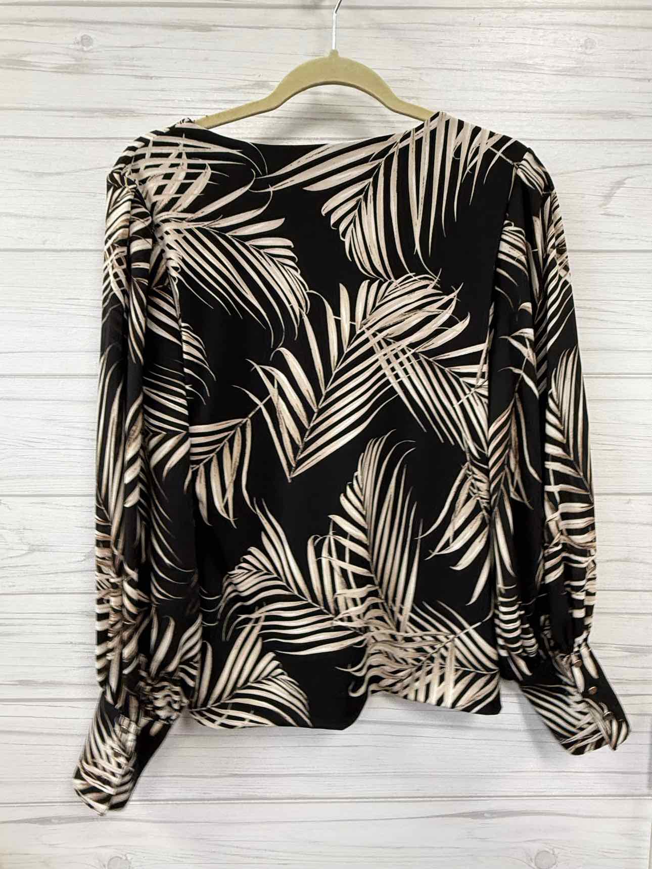 Size M White House Black Market Shirt