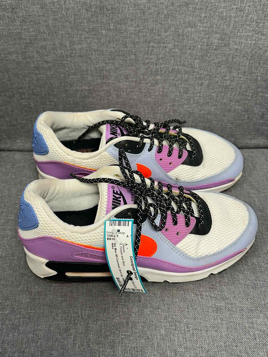 8 Nike Shoes