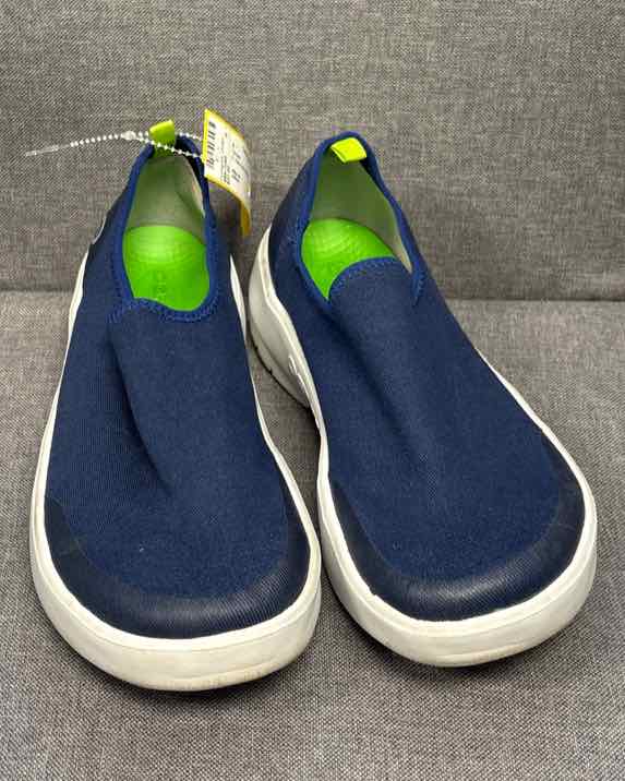 8 oofos Shoes