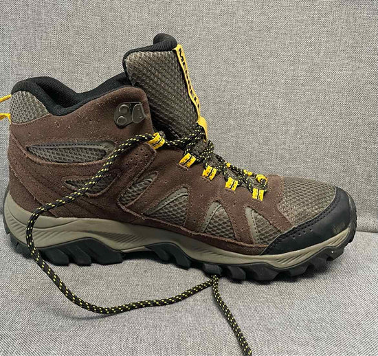10 MERRELL Shoes