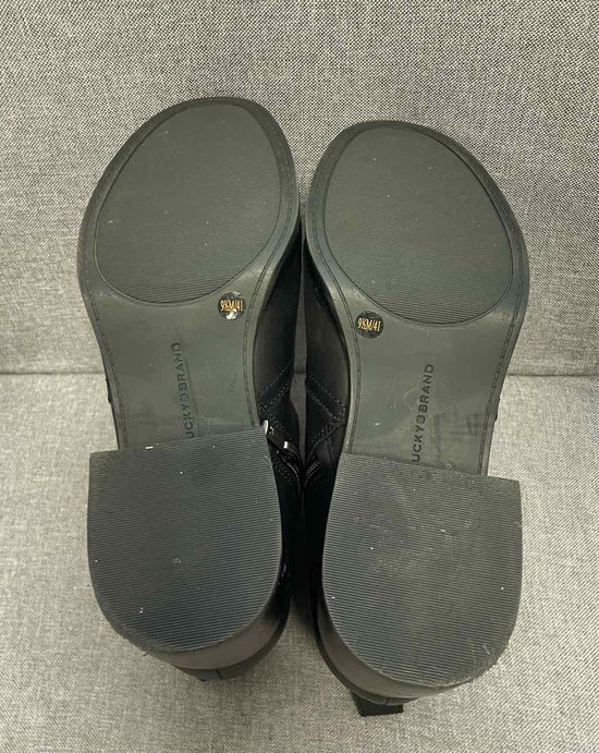 9.5 Lucky Brand Boots