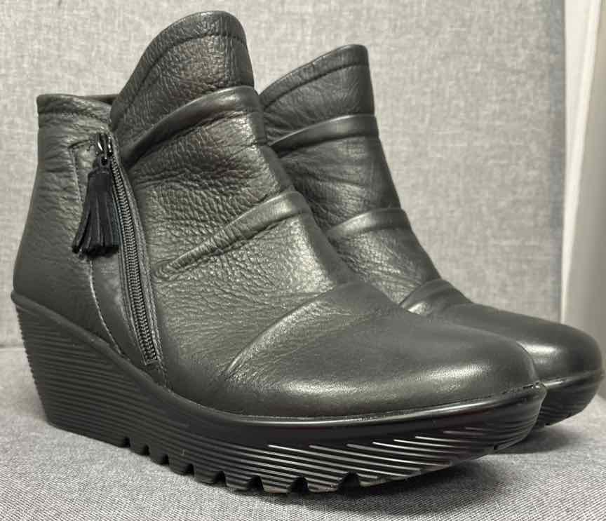 11 skechers Boots
