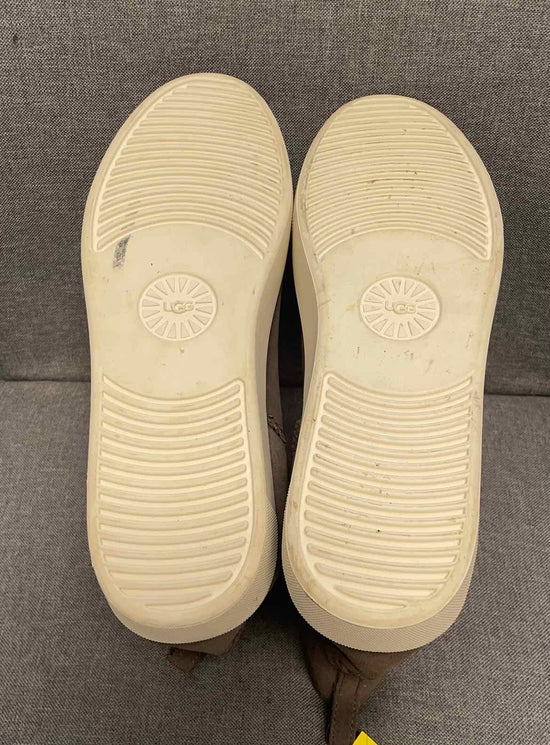 12 Ugg Shoes