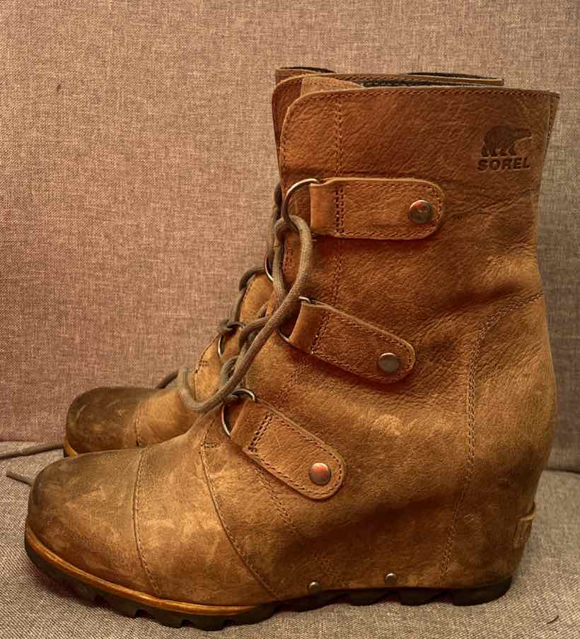 8.5 Sorel Boots